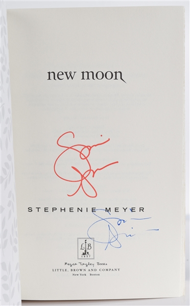  New Moon Collector's Edition ( Signed Twilight Saga) 