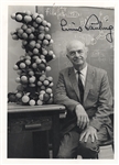 Linus Pauling Signed photo
