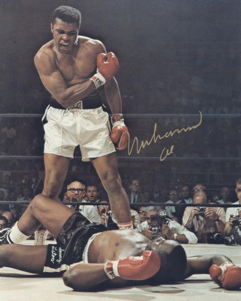 Muhammad Ali signed 8 x 10 photo