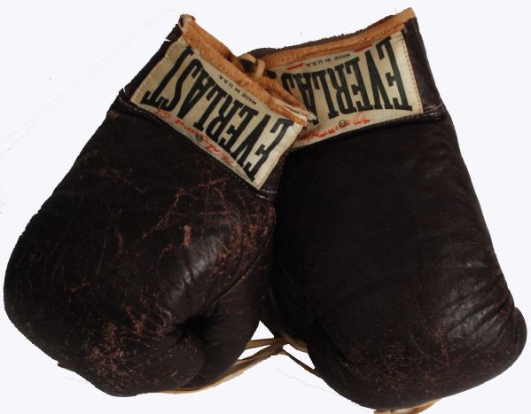 Muhammad Alis Signed Gloves (3 Times)