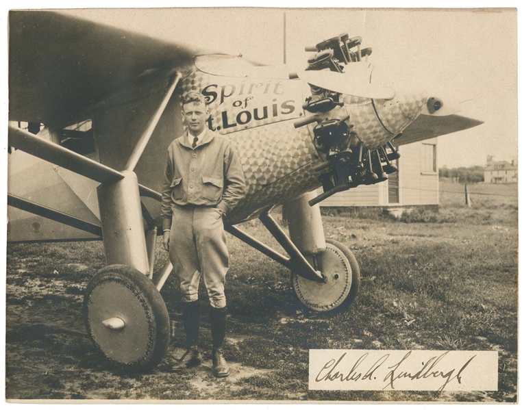 1927 CHARLES LINDBERGH SIGNED PHOTO & WELCOME HOME DINNER PROGRAM